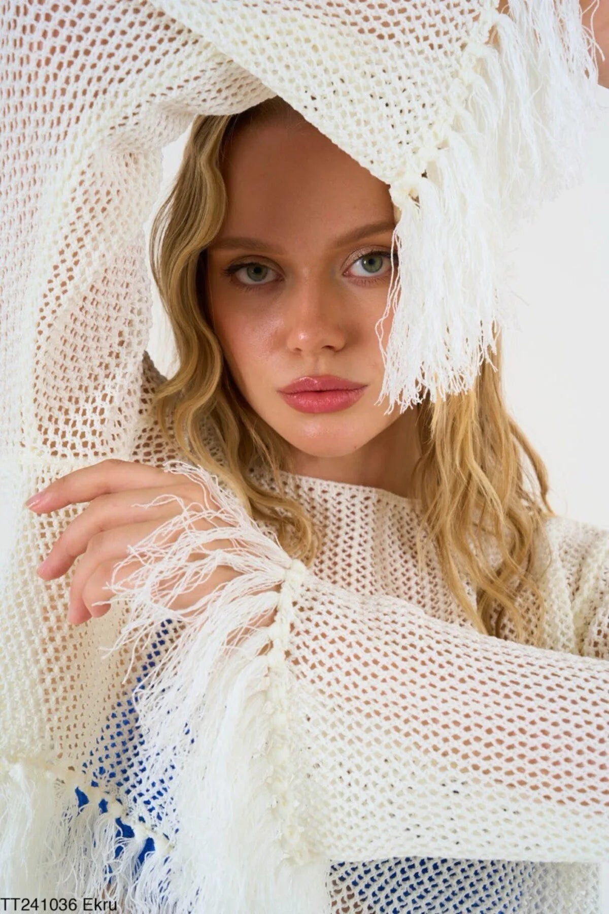 Gaiia Women'S Ecru Tasseled Net Blouse Trouser Set