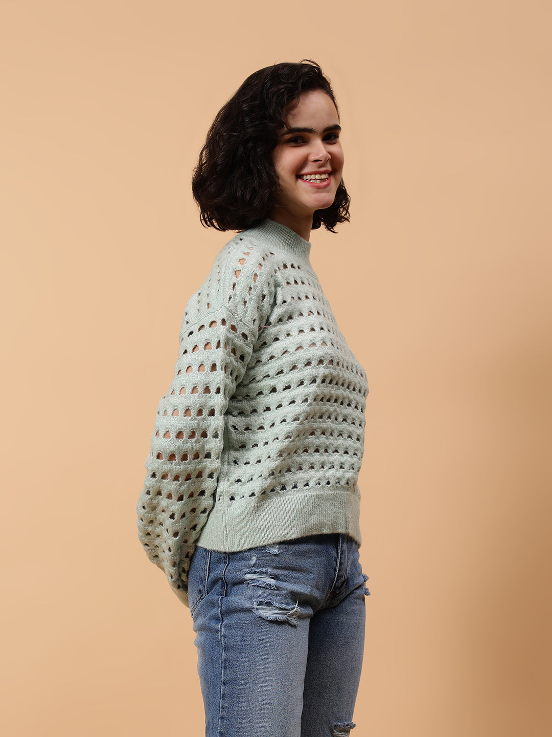 Gaiia Women Solid Regular Fit Cutwork Pullover