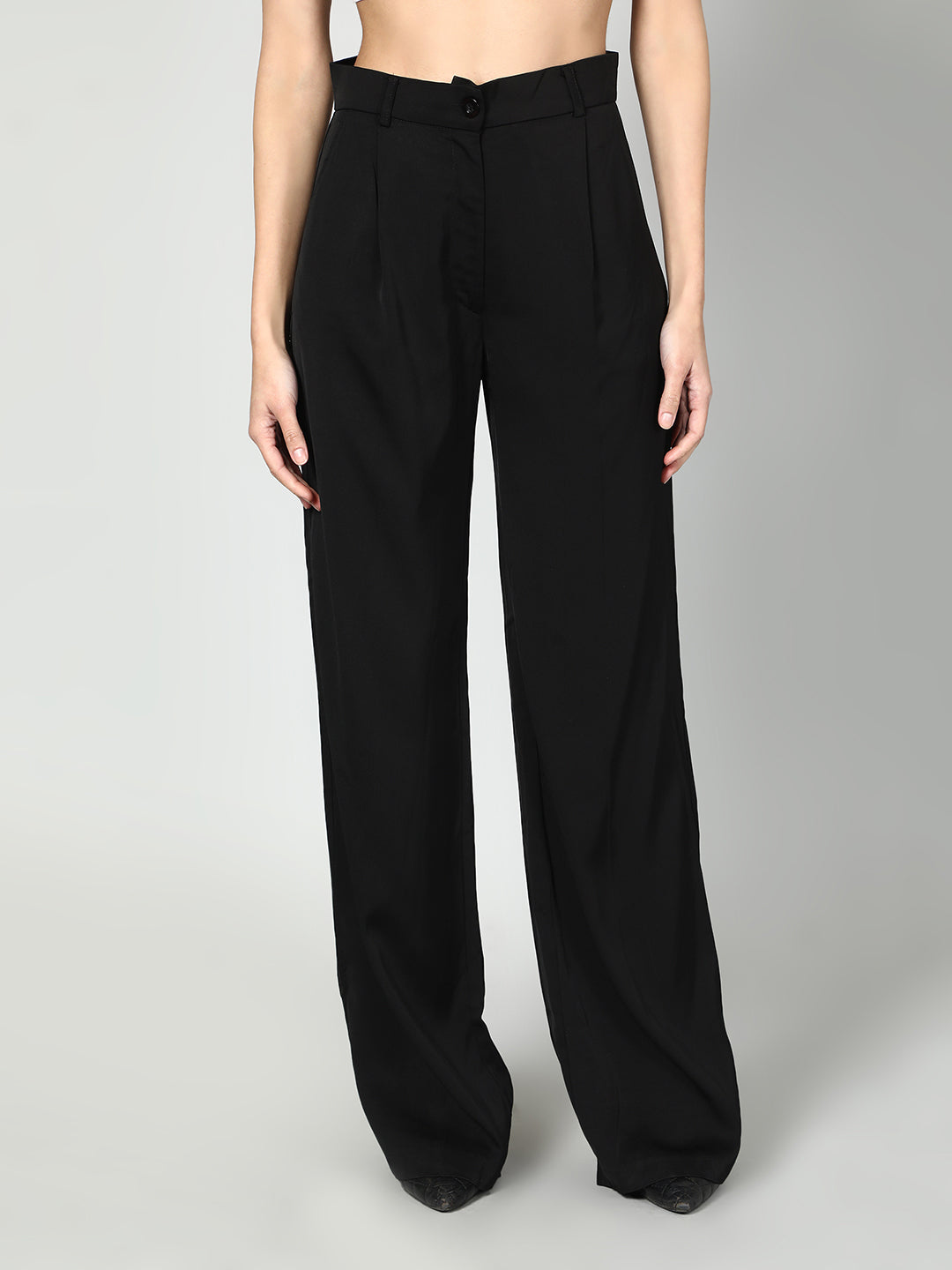 Gaiia Sleevless Blazer And Trouser Set