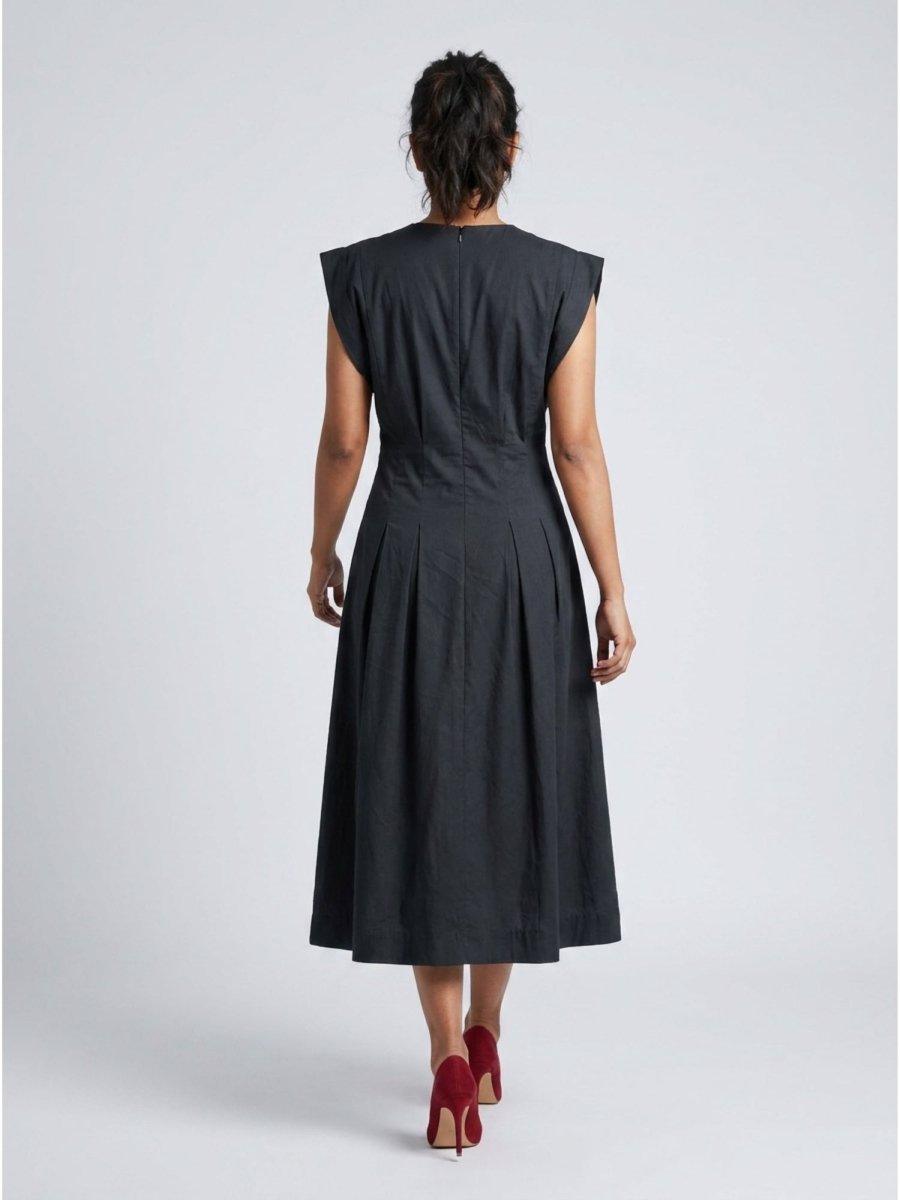 Black Solid Structured Sleeve Cotton Maxi Dress - GAIIA